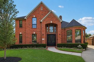 3720 Cripple Creek Dr, Bedford, TX 76021