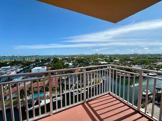 2450 NE 135th St #1005, North Miami, FL 33181