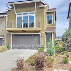563 Jade St, Petaluma, CA 94952