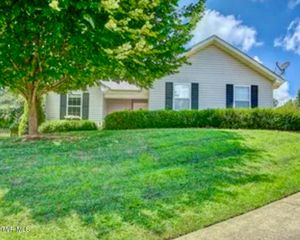 616 Glen Oaks Pl, Johnson City, TN 37615