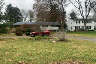 1541 Hiemenz Rd, Lancaster, PA 17601