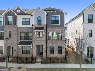 335 Walker Ave, Roswell, GA 30076
