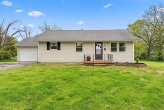 606 Cherry Ln, Warrenton, MO 63383