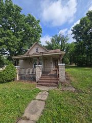 408 W  4th St, Pittsburg, KS 66762