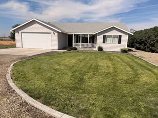 1449 Highland Rd, Grandview, WA 98930