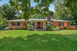 2205 Stardust Dr, Longview, TX 75604