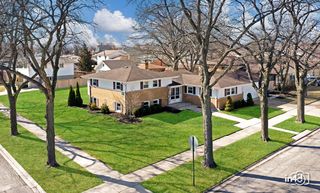 7731 Maple St, Morton Grove, IL 60053