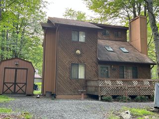 1024 Pitt Rd, Newfoundland, PA 18445
