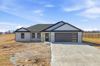 912 S  Destinee Dr, Moberly, MO 65270