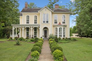712 Neelys Bend Rd, Madison, TN 37115