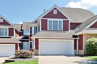 28 Turnberry Ln, Hamburg, NJ 07419