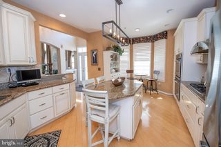 402 Prescot Ct #105, Warrington, PA 18976