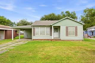 530 W  Lincoln St, Sulphur, LA 70663