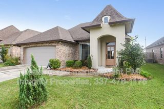 308 Overbrook Dr, Broussard, LA 70518