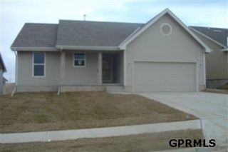 4618 Brooke St, Papillion, NE 68133