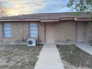 302 W  9th 1/2 St #1, La Joya, TX 78560