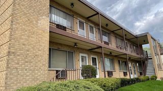 237 W  1st St #4, Elmhurst, IL 60126