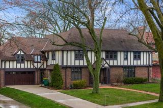 2826 East Menlo BOULEVARD, Shorewood, WI 53211