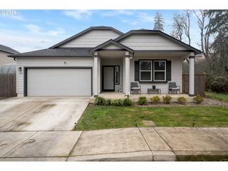 789 S  52nd Pl, Springfield, OR 97478