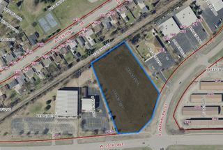 W  20th Ave, Oshkosh, WI 54904