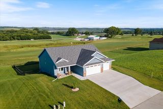 911 Fairview Hills Dr, Malvern, IA 51551