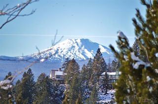 1038 NW Stonepine Dr, Bend, OR 97703