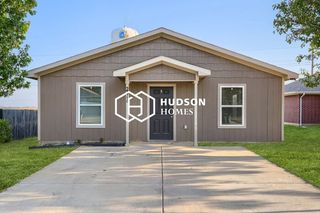 2311 Jodi Ln, Gainesville, TX 76240