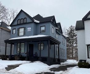208 Columbus Ave #1, Syracuse, NY 13210