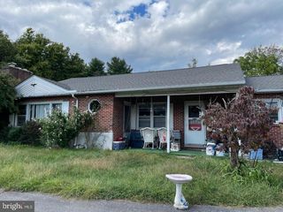 1315 Flint Hill Rd, Coopersburg, PA 18036