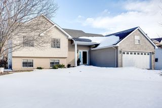 9318 White Oaks Trl, Champlin, MN 55316