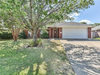 1214 Baywood Ct, College Station, TX 77845