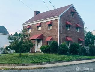 7 Winkler St, Sayreville, NJ 08872
