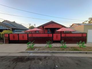 657 W  66th St, Los Angeles, CA 90044
