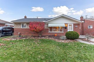 32704 Anita Dr, Westland, MI 48185
