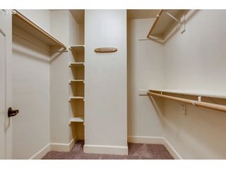 1402 Parrish St, Lake Oswego, OR 97034