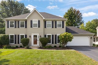 2042 Richton Dr, Wheaton, IL 60189