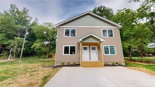 1226-1228 4th Street Ln   NE, Hickory, NC 28601