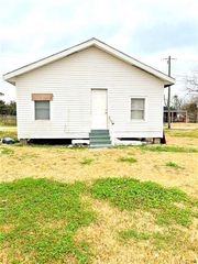 885 Powell St, Beaumont, TX 77701