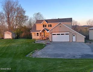 632 W River Rd B, Gansevoort, NY 12831