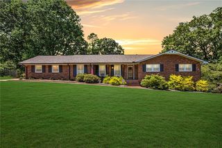 109 Arrowhead Dr, Cartersville, GA 30120