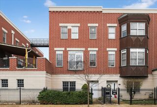 1151 E  46th St, Chicago, IL 60653
