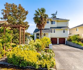 207 S 212th Street, Des Moines, WA 98198