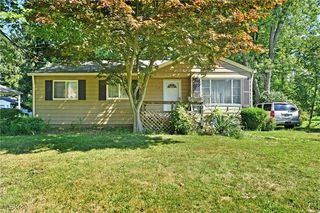 910 W  3rd St, Niles, OH 44446