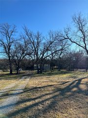 70 County Road 2183, Gainesville, TX 76240