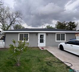 811 Dora Rd, Roswell, NM 88201