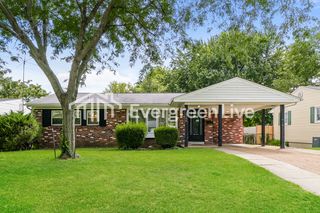 1160 Mundy Dr, Florissant, MO 63031