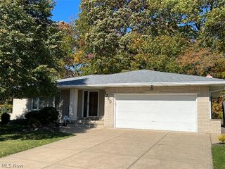 1760 Shiloh Cir, Parma, OH 44134