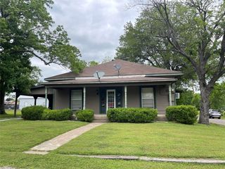 306 E  Main St, Wolfe City, TX 75496