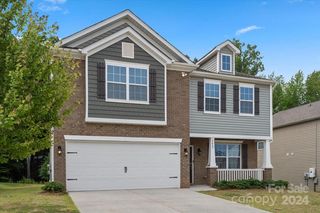 8622 Hunters Knoll Ln, Charlotte, NC 28215