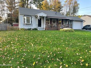 163 Maple Grove Dr, Pittsfield, MA 01201